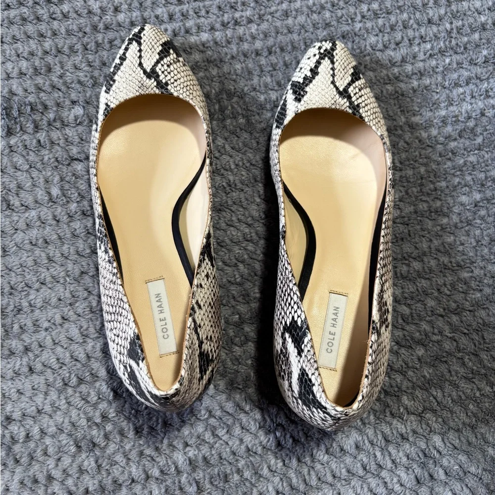 Cole Haan Bethany Heels pumps Black and Cream Snakeskin. Size 7.5